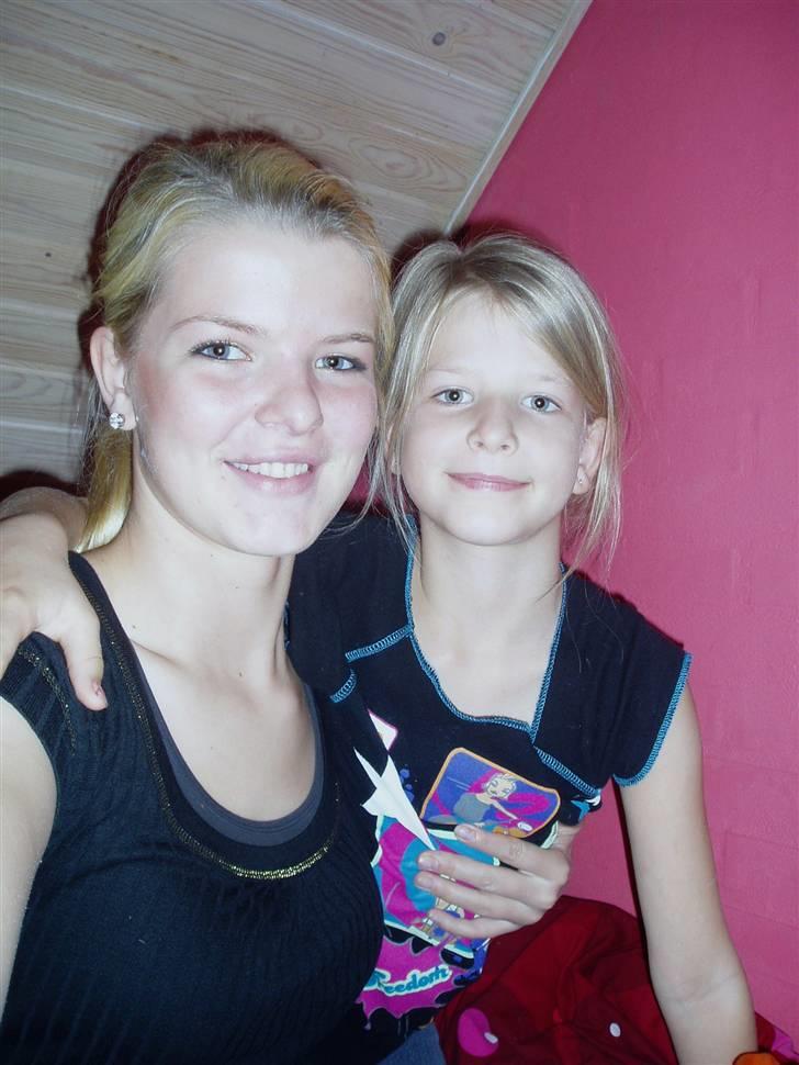 Kvinde Ann - Min lillesøster Liv på 9, og jeg.  billede 8