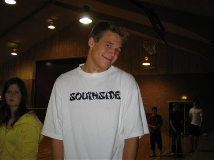 Mand RasmusP - Det er Mig oppe på efterskolen :D billede 1