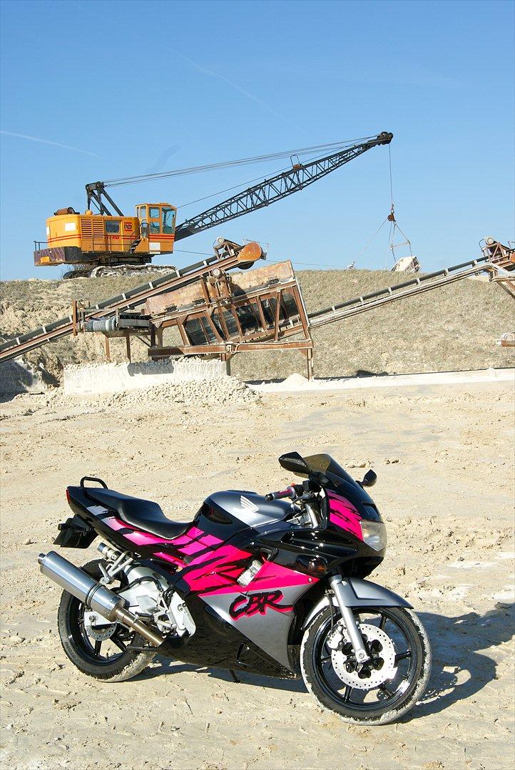 Mand H. Pedersen - Photoshoot af Honda'en billede 4