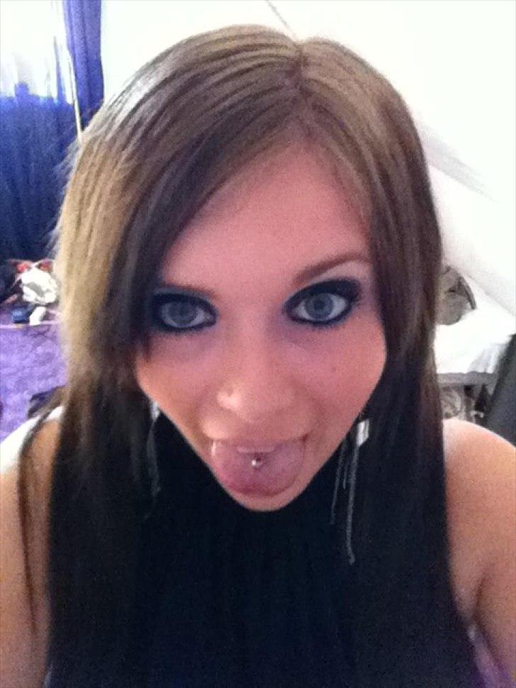 Kvinde Winni  - Weeeeh tunge piercing :-D  billede 11