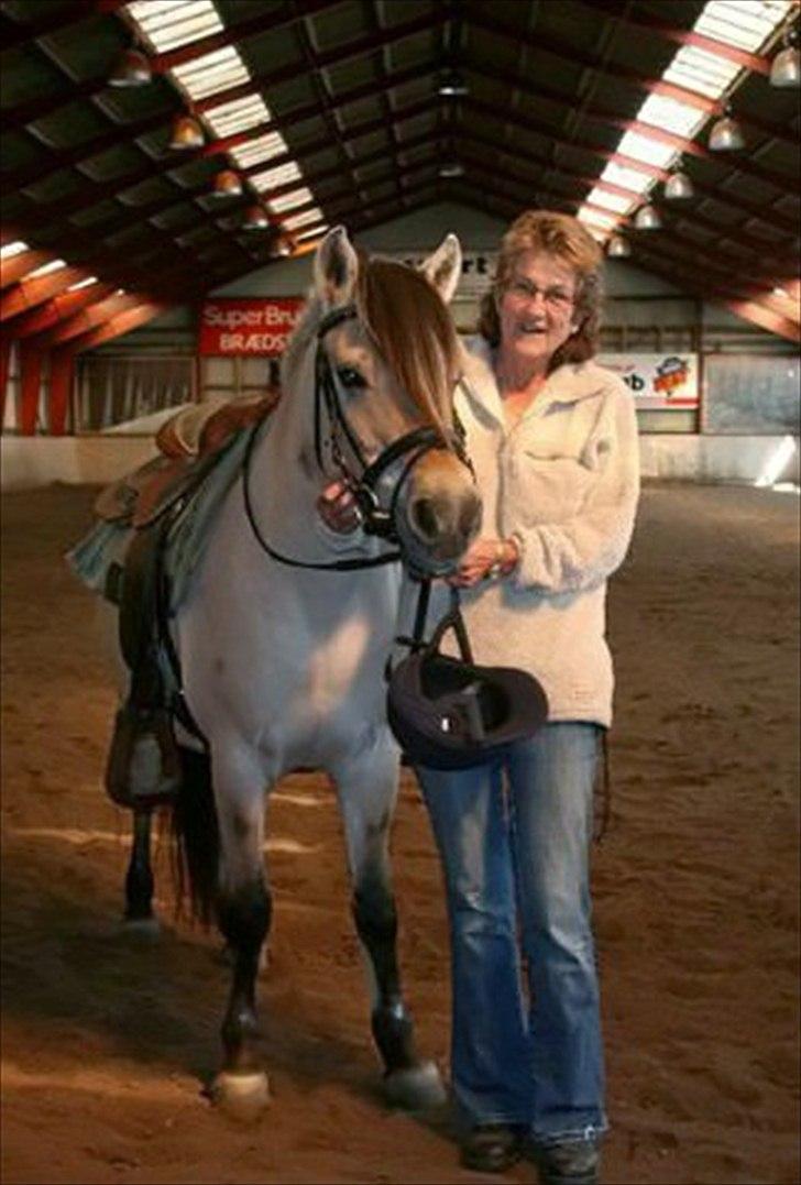 Kvinde Britta - Min mor og hendes gamle hest, Kalina.  billede 3