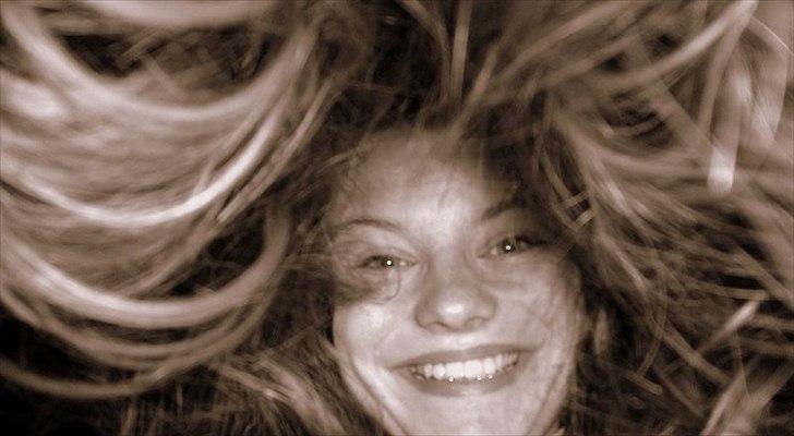 Kvinde Nina kære Nina - Selvportræt med tossehår ! =D billede 7