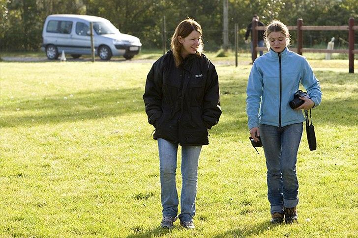 Kvinde Nina kære Nina - Mig og mit camle cam - på løvfaldstur i det store Jylland. Hestevogn, hyggesnak og halvkold kaffe - SKØN dag =D billede 10