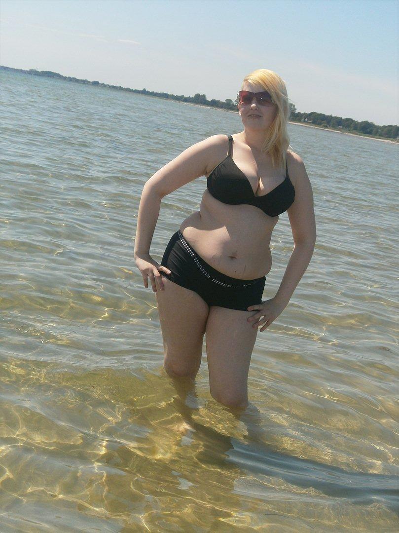 Kvinde Kitty - Hygge tur på stranden med min veninde som fotograft billede 6