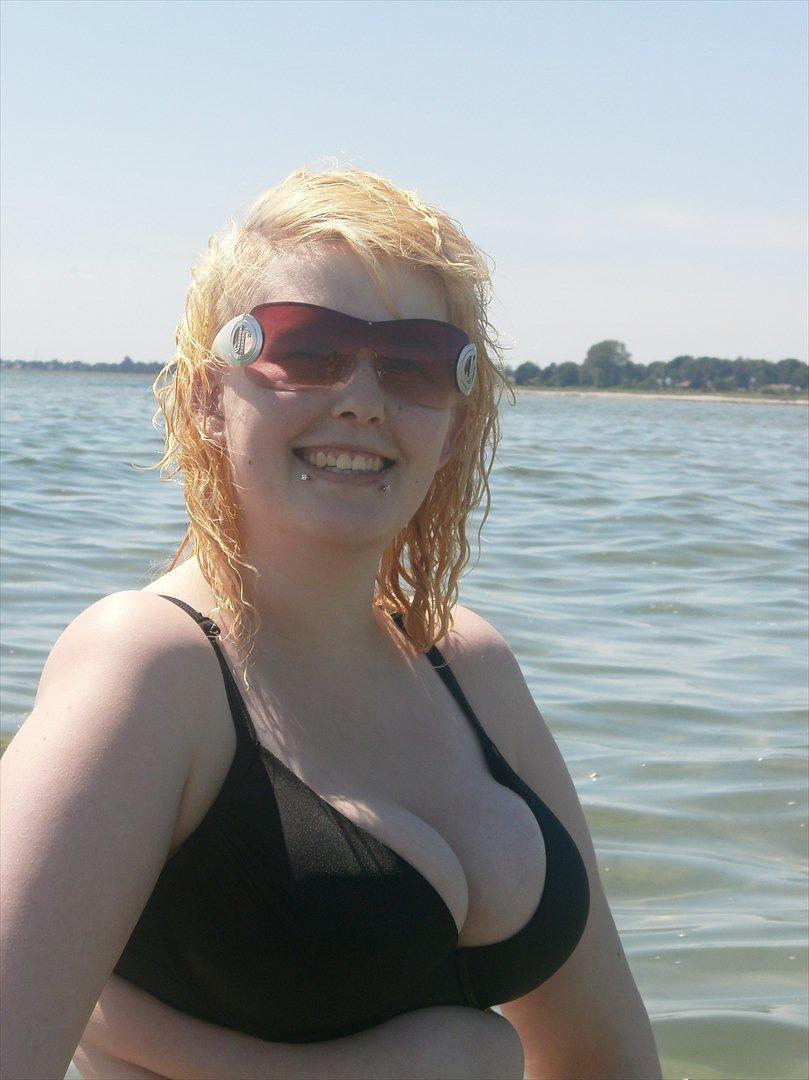 Kvinde Kitty - Hygge tur på stranden med min veninde som fotograft billede 9