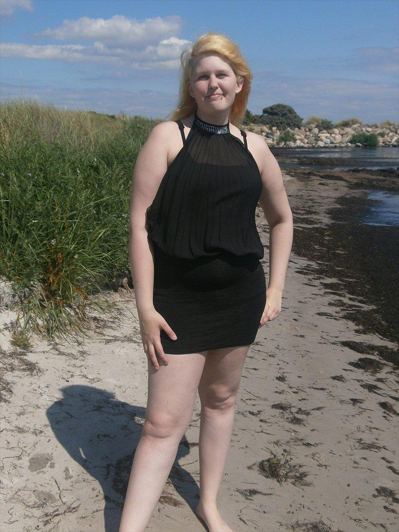 Kvinde Kitty - Hygge tur på stranden med min veninde som fotograft billede 10