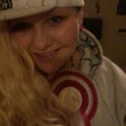 Kvinde Line Lykkegaard Sørensen ( blondineline<3 )