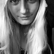 Kvinde Julie