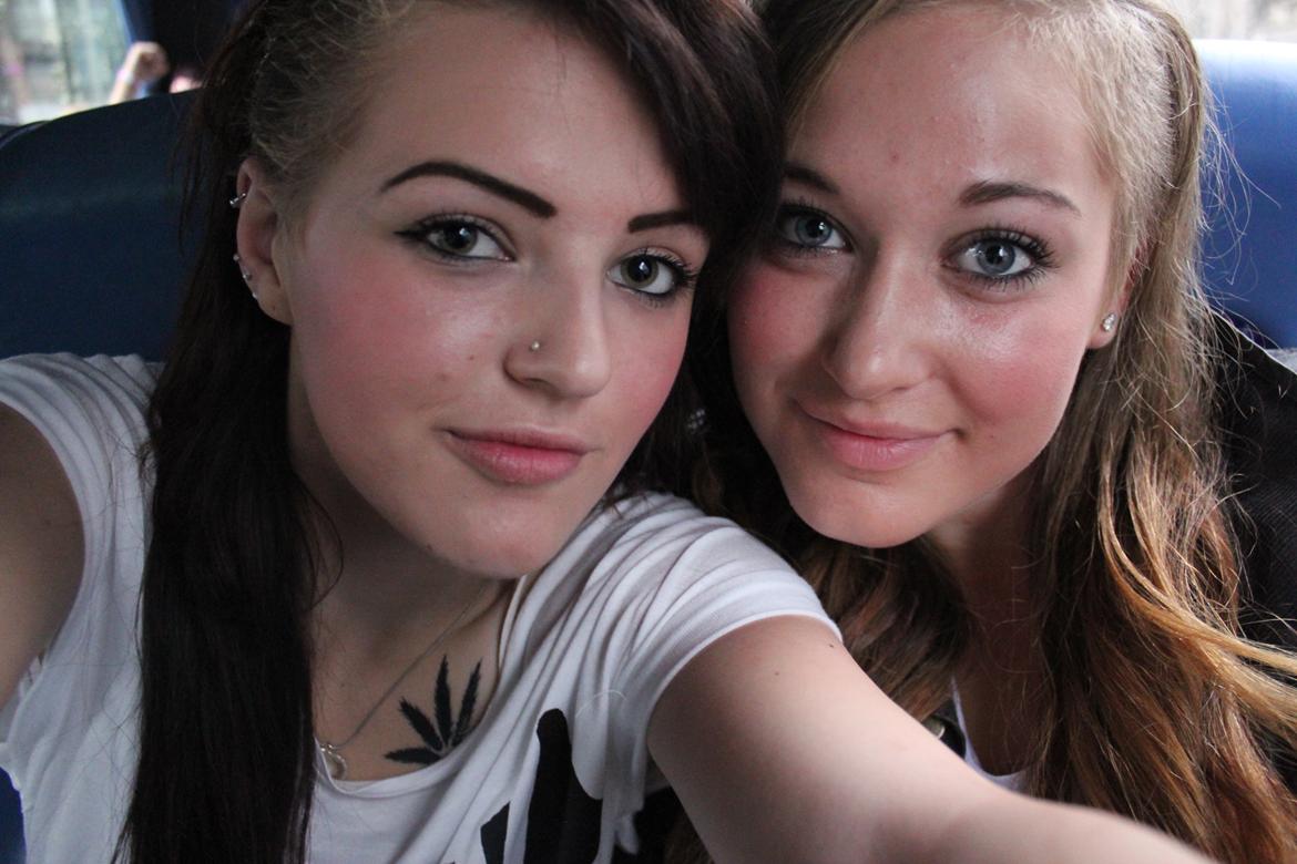 Kvinde *Mathilde Dybdal* - På vej i byen med den bedste!!<3<3 (I Berlin) billede 3