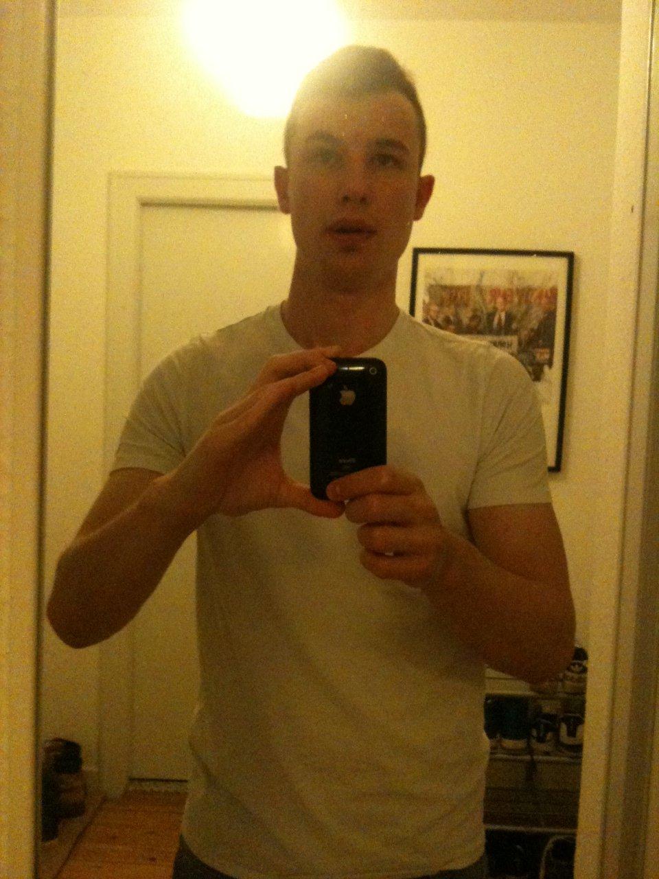 Mand Martin Lund - Lige stået op og på vej ud at løbe :) billede 3