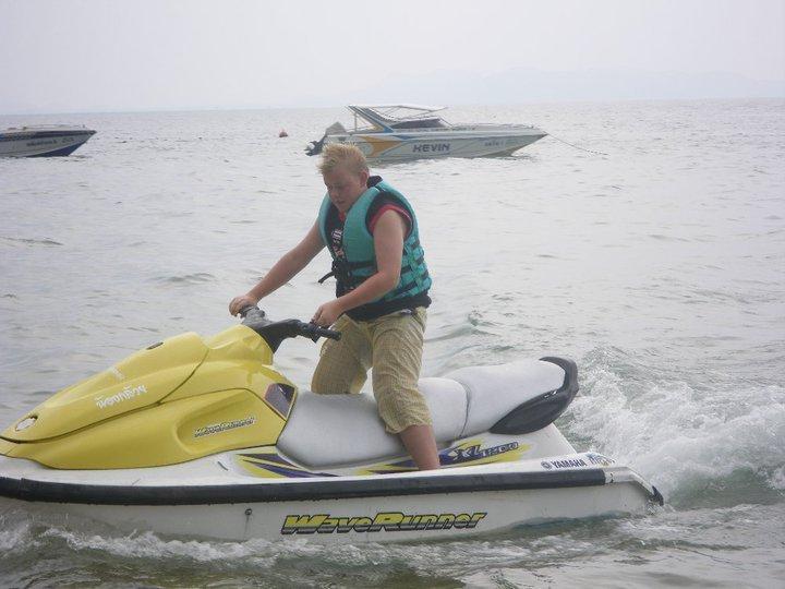 Mand kevin. - tur på vandscooter i thailand 2010 billede 9