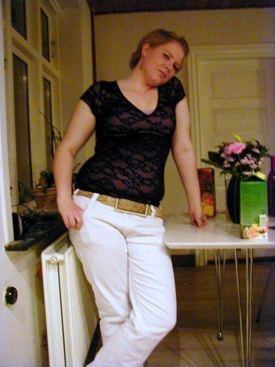 Kvinde Helene - taget for 3 år siden da jeg fyldte 20 billede 2