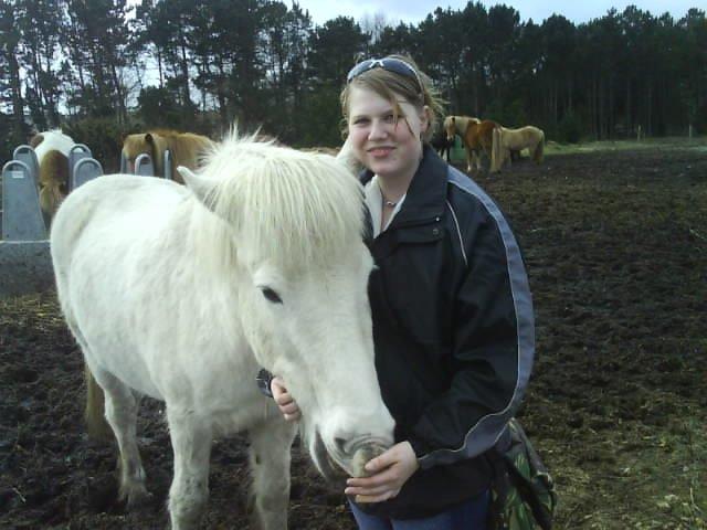 Kvinde Helene - Et gensyn med min gamle dreng fra efterskolen. P.I.P min hvide bamse billede 16