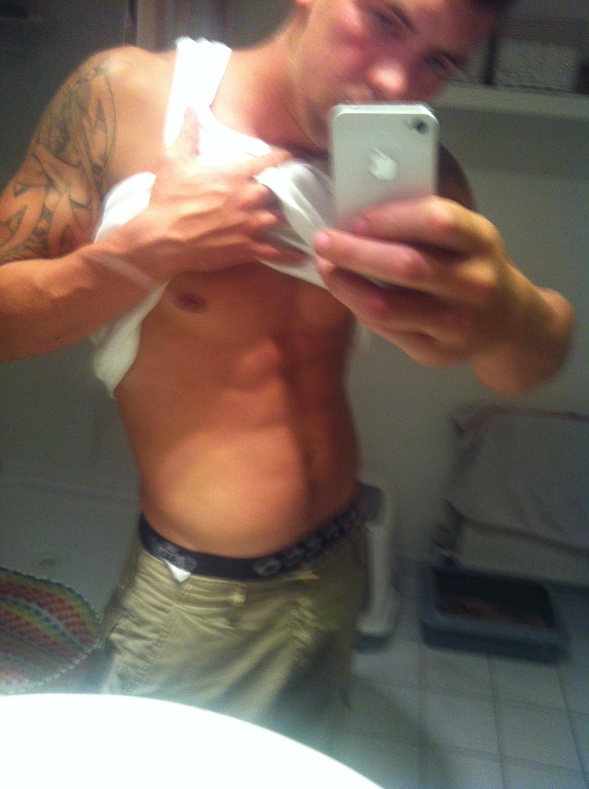 Mand Kevin - jeg træner også til tider mave :) billede 12