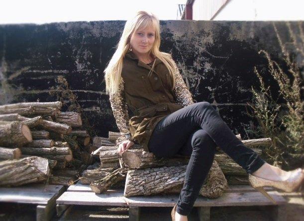 Kvinde Michelle Andersen - Diva er italiensk for 'gudinde' ordet stammer fra det latinske divus som betyder 'guddommelig'  billede 3