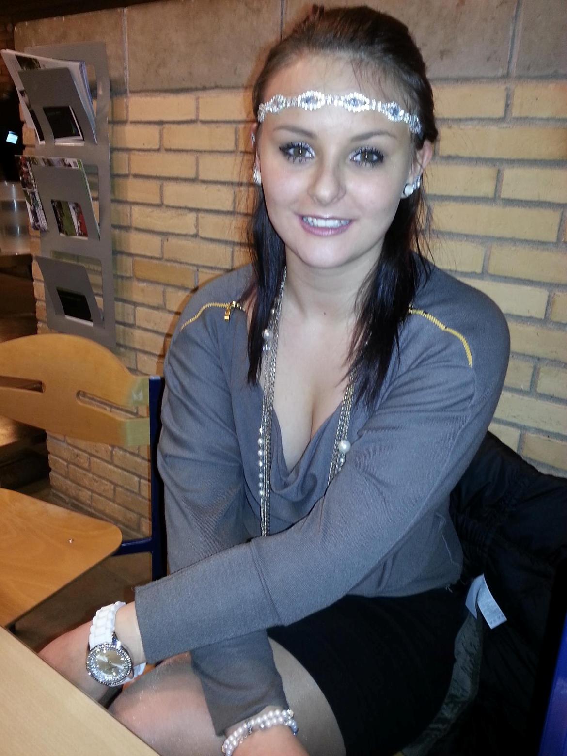 Kvinde Nicoline - taget d. 21.11.13 (: billede 1