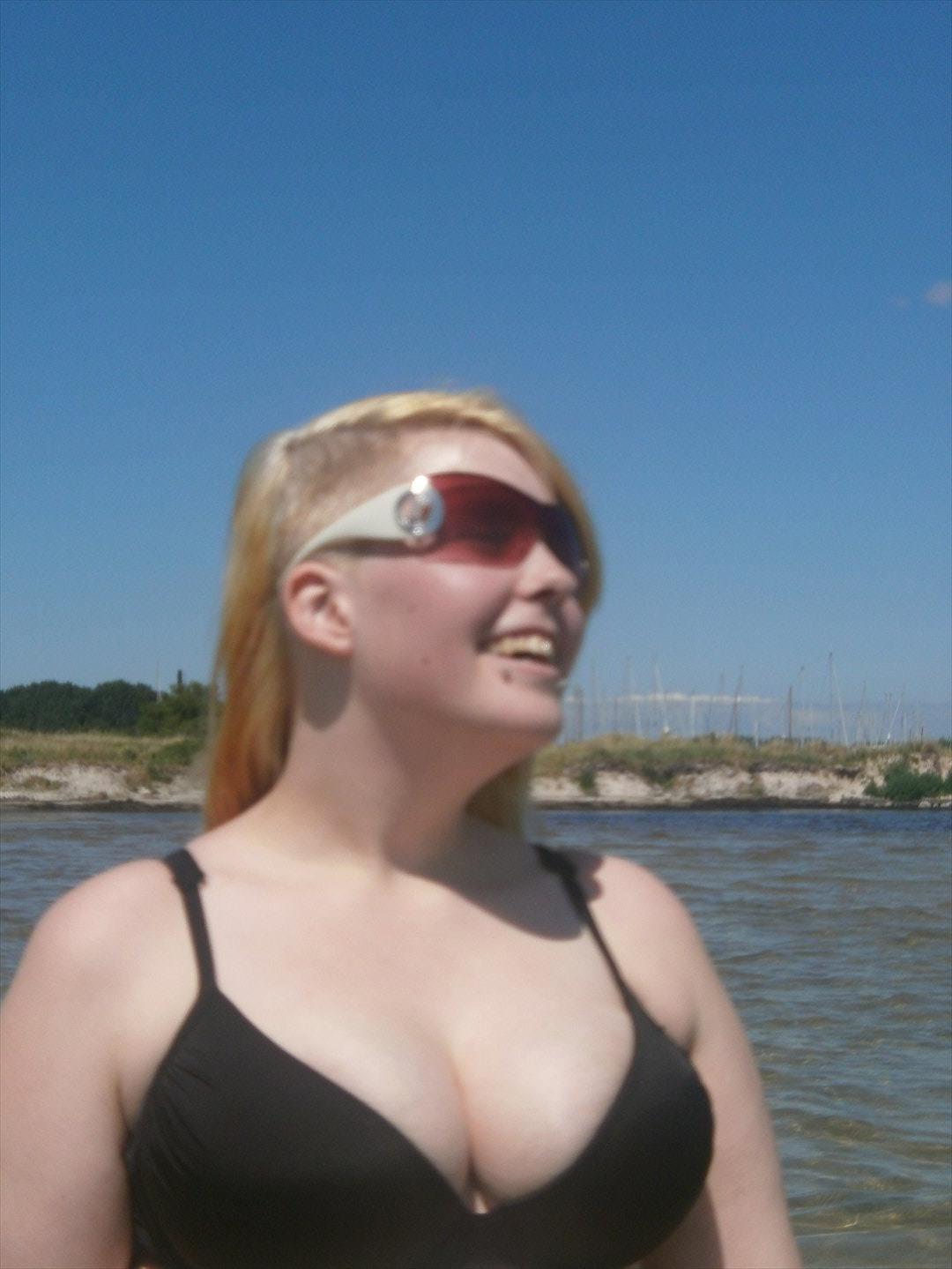 Kvinde Kitty - Hygge tur på stranden med min veninde som fotograft billede 7