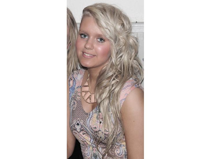 Kvinde Line Hansen 18 Jeg hedder Line og er en pige...