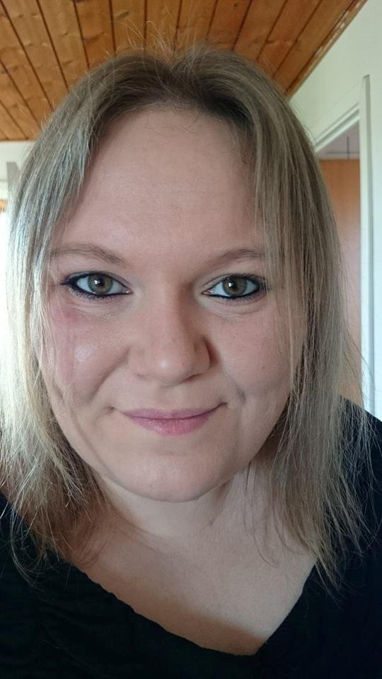 Kvinde Lotte - April 2015 billede 1