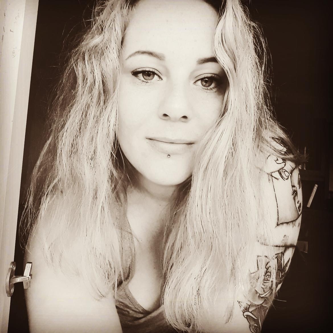 Kvinde Wicki billede 2