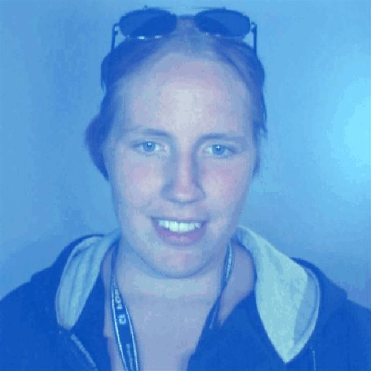 Kvinde Vibber - Nyeste billede. Dog meget blåt da det blev taget i danfoss universe og der blev kun manipulationen af billedet gemt... Øv... billede 5