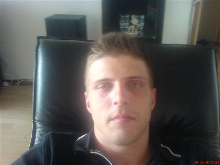 Mand DeNyS - selvportræt! billede 1