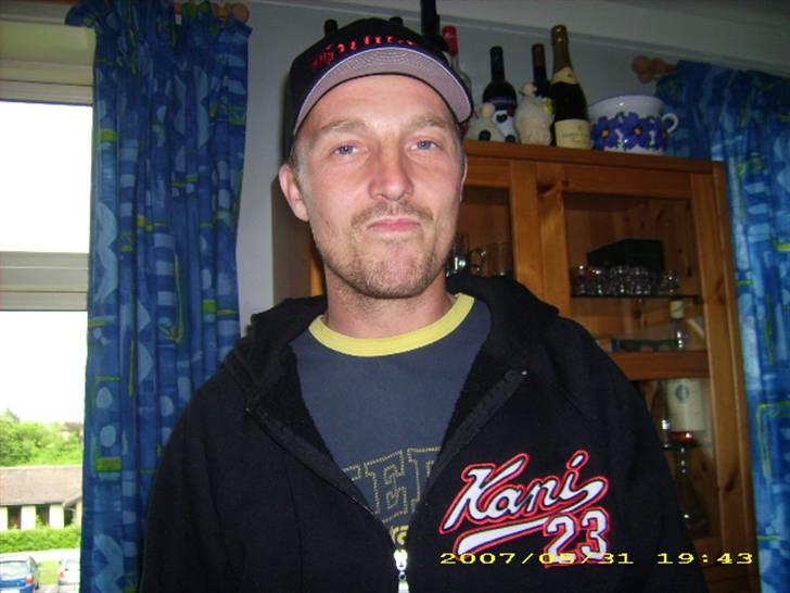 Mand lars - rygerfjæs billede 2