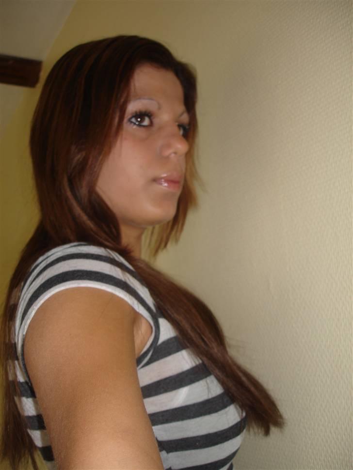 Kvinde Emilia<3 - Gammelt, mig med langt hår :P billede 16