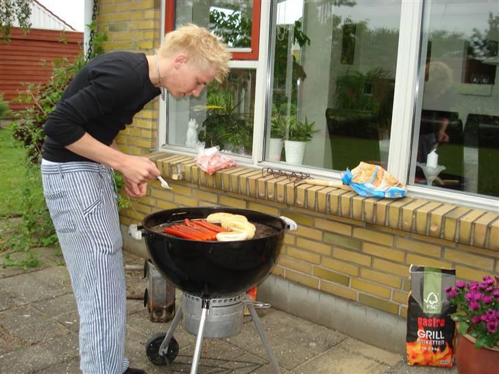 Mand Ole Riber - Hehe, så blev jeg lige GRILLBILL.. billede 3