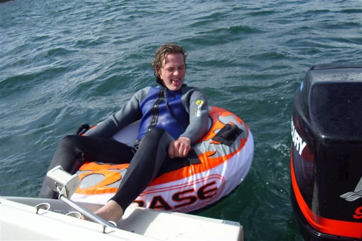 Mand Emil Sylvester - Mig efter speedbåden :] billede 2