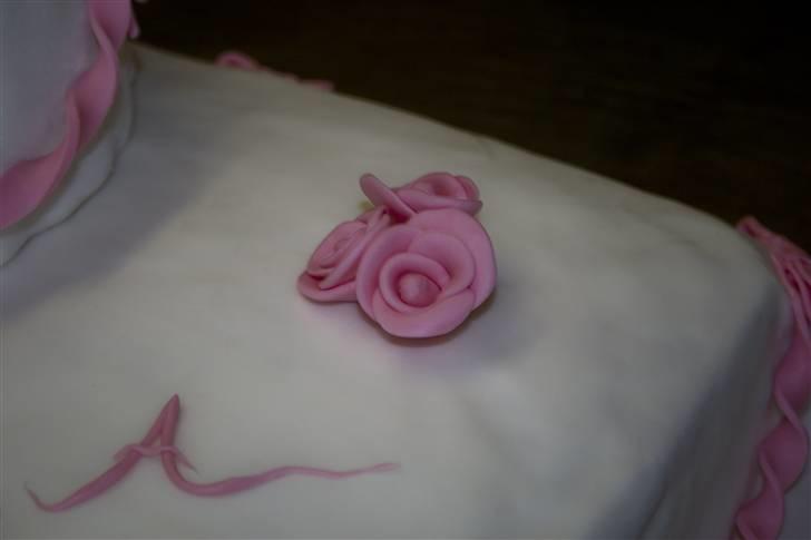 Liva's dåbskage * min første fondant kage * billede 7