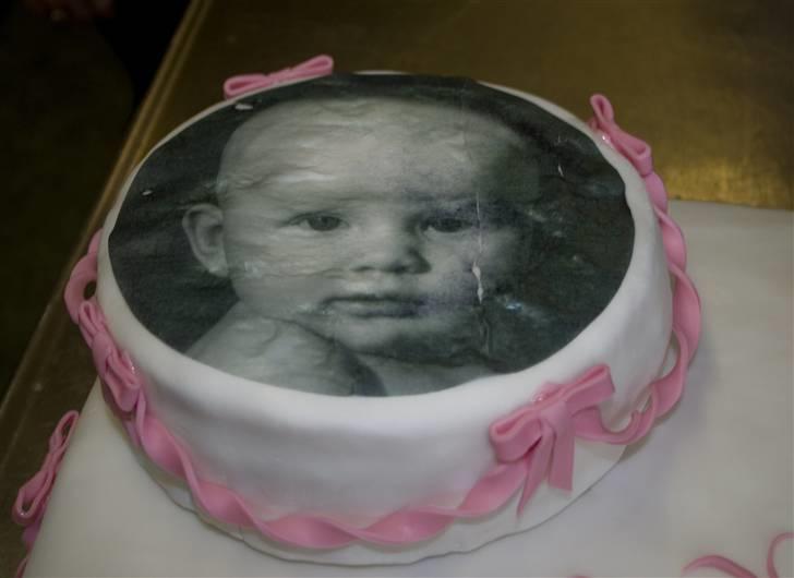 Liva's dåbskage * min første fondant kage * billede 5