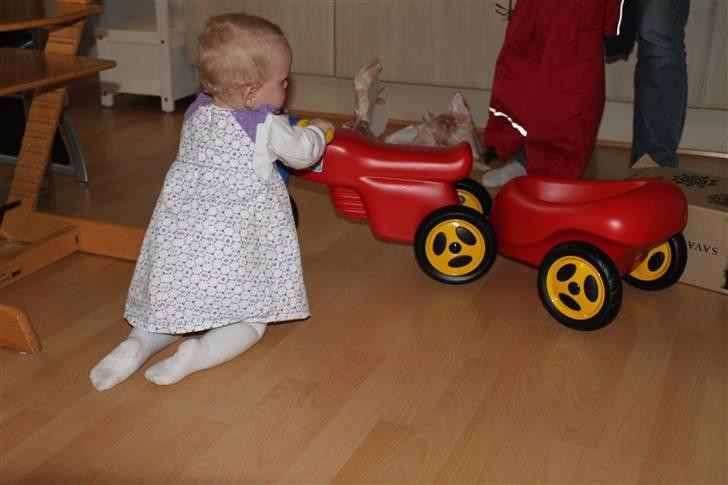 Cecilie`s 1 års fødselsdag. billede 1
