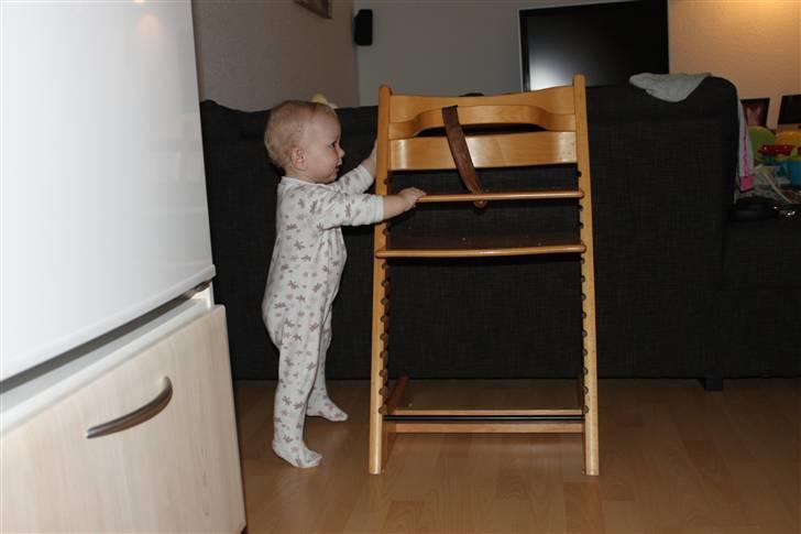 Cecilie`s 1 års fødselsdag. billede 7