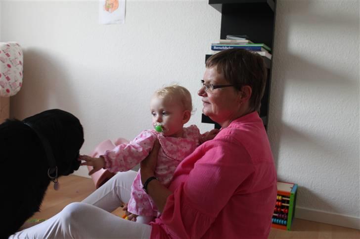 Cecilie`s 1 års fødselsdag. billede 9