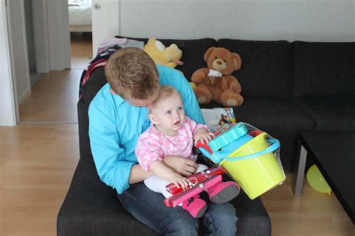 Cecilie`s 1 års fødselsdag. billede 24
