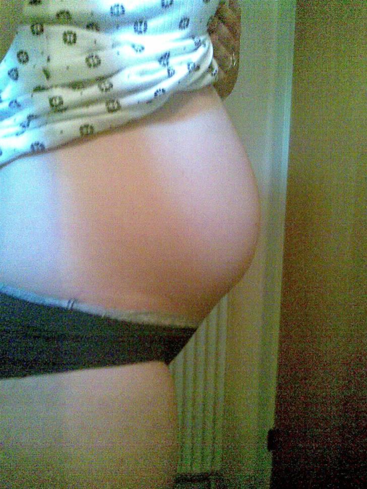 Gravid billeder - Billede af mavsen som bliver tykkere og tykkere, her fra uge 20+3 :) billede 3