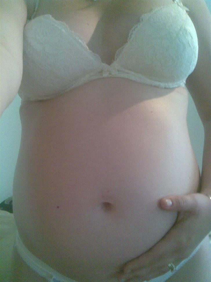 Gravid billeder - Mavsen uge 22+1 :) billede 4