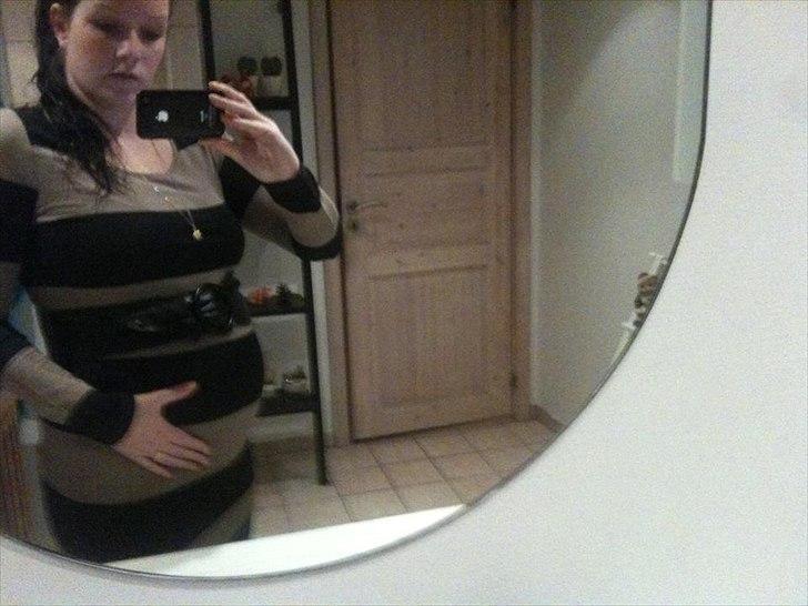 Min graviditet <3 - 26+1 :) taget lørdag den 17 december billede 32