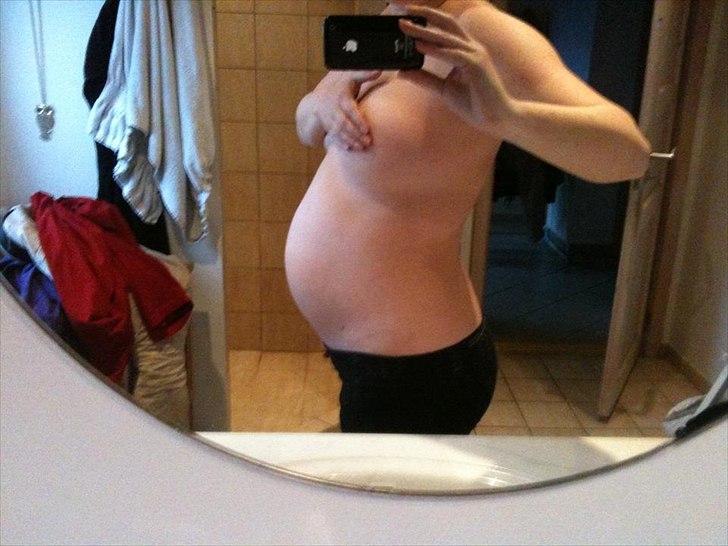 Min graviditet <3 - 27+0 taget fredag den 23 december. billede 33
