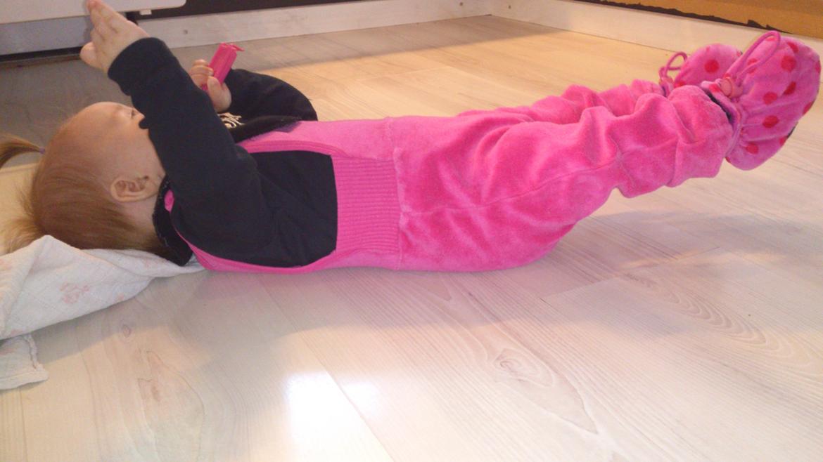 Freya på 5 mdr - frk. fitness.. billede 1