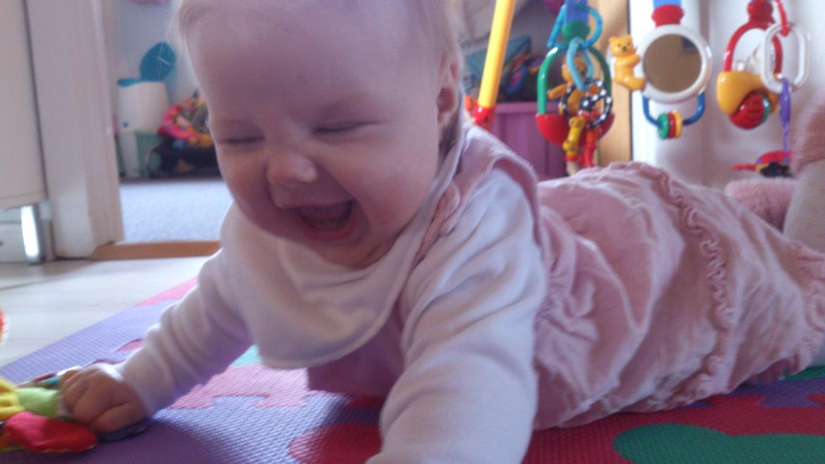 Freya på 5 mdr - laver lige lidt sjov. billede 6
