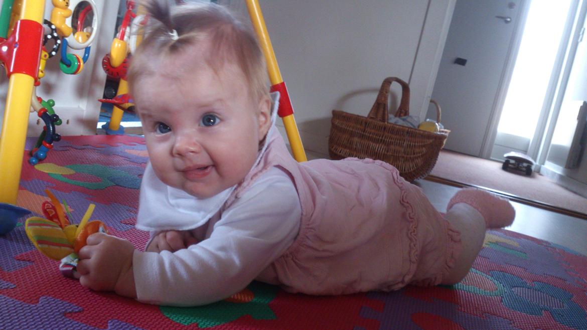 Freya på 5 mdr - den dejlige pige.. billede 7