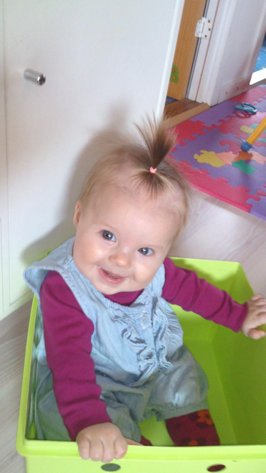 Freya på 5 mdr - sat i kasse... billede 9