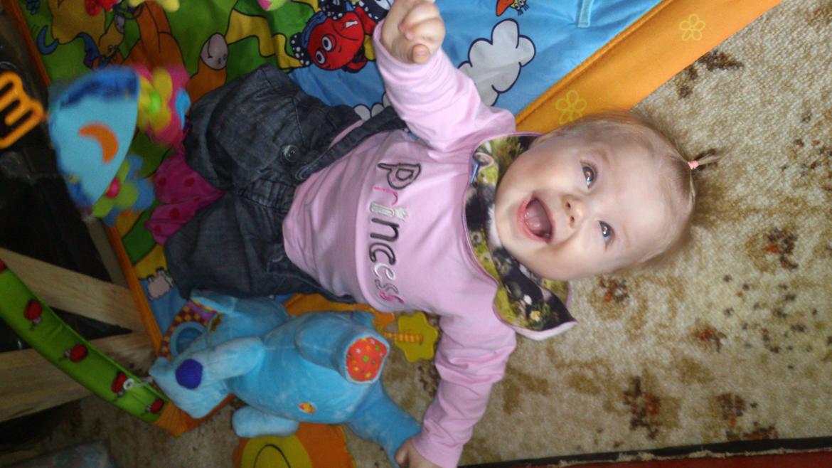 Freya på 5 mdr - hej mor.. billede 16