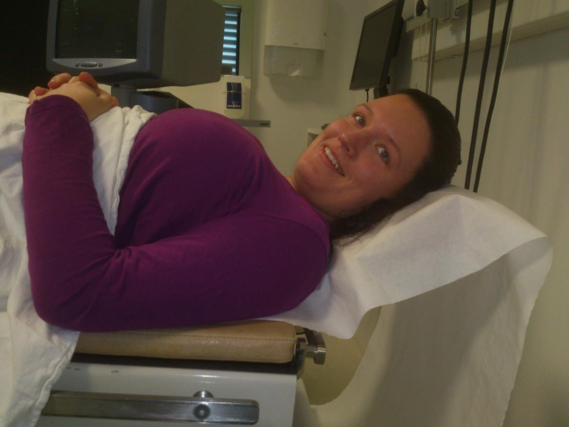 Oktober-dreng på vej :) - Så er de 2 æg lagt op... Venter på at vi må tage hjem fra klinikken ;) billede 9