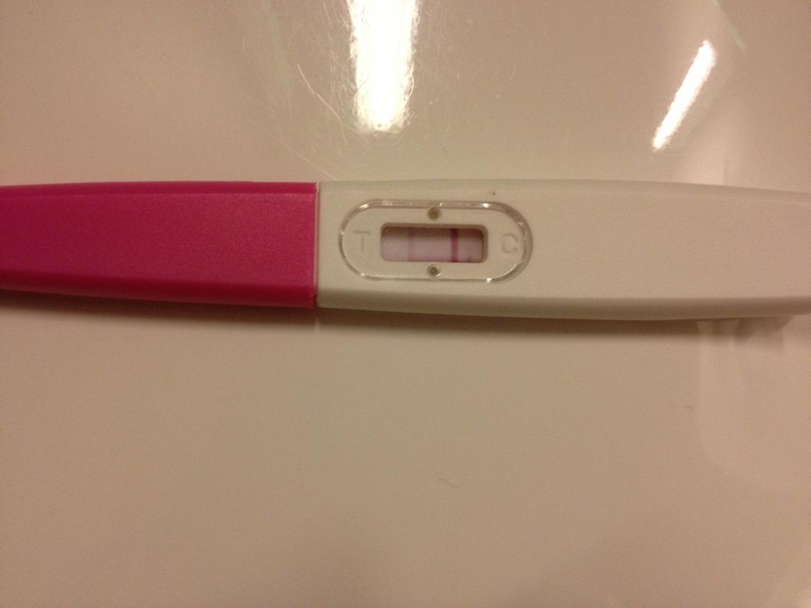 Min graviditet med tvillingerne <3 - Første test,
4+0
Positiv efter 1 min. billede 1