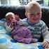 Marie-Louise. Mor til Magnus og lille Caroline.   