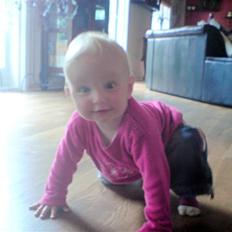 Pige JOSEPHINE