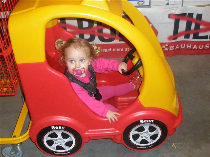 Pige Mathilde Caroline billede 14